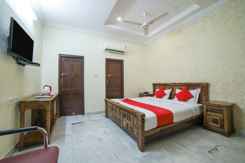 Hotel Oyo 14817 Aditya's Velvet Heritage