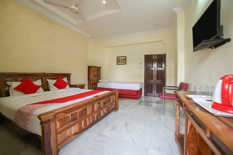 Hotel Oyo 14817 Aditya's Velvet Heritage