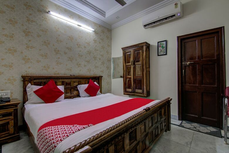 Hotel Oyo 14817 Aditya's Velvet Heritage