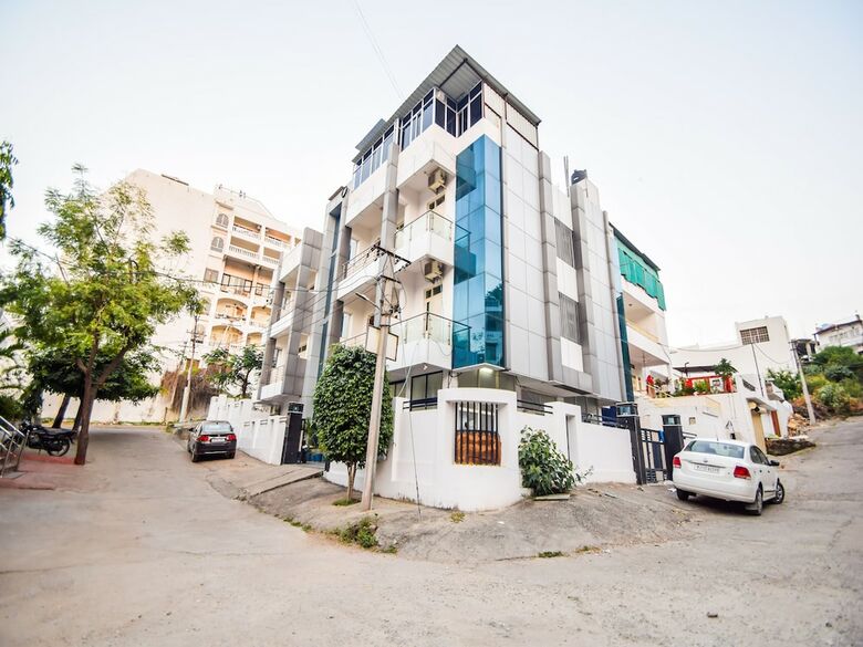 Oyo 23539 Hotel Sapphire