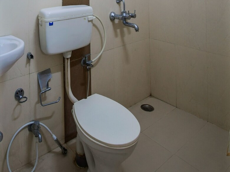 Oyo 23539 Hotel Sapphire