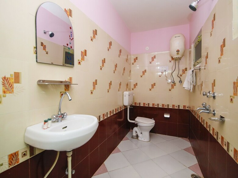 Hotel Oyo 26979 Nogo Guest House