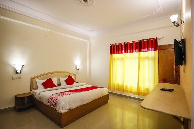 Hotel Oyo 18636 Cordial Inn