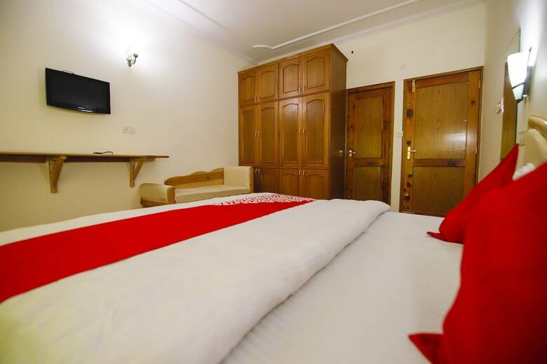 Hotel Oyo 18636 Cordial Inn