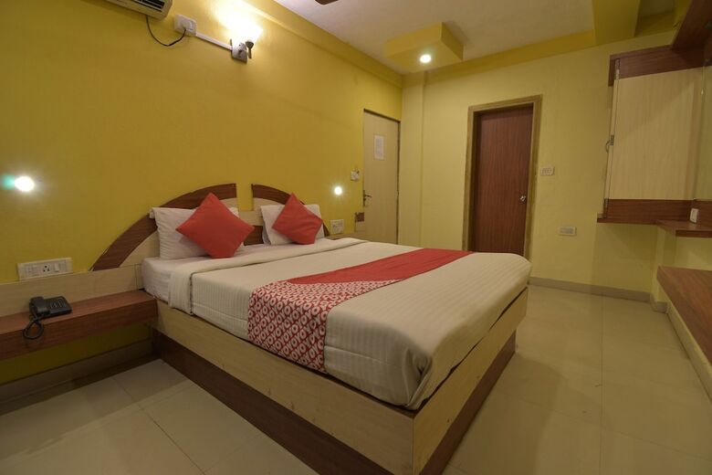 Oyo 23516 Hotel Laxmi