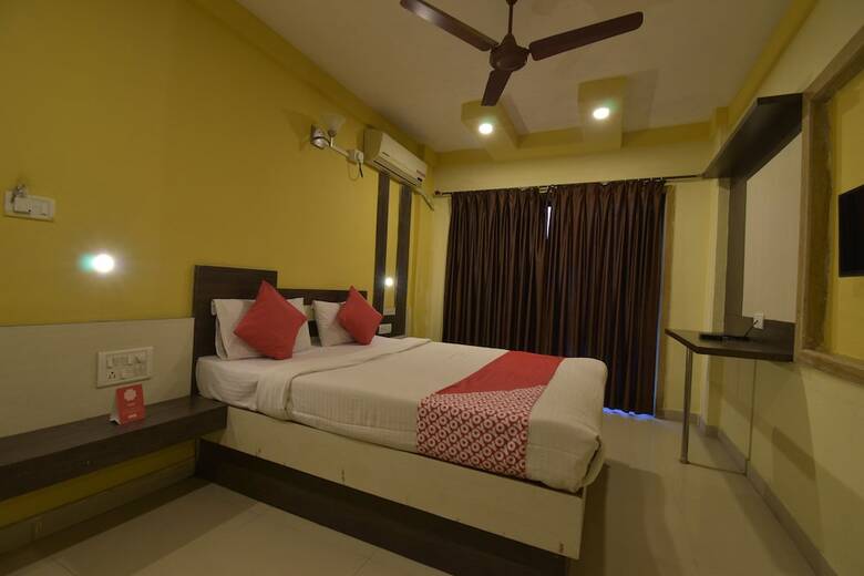 Oyo 23516 Hotel Laxmi