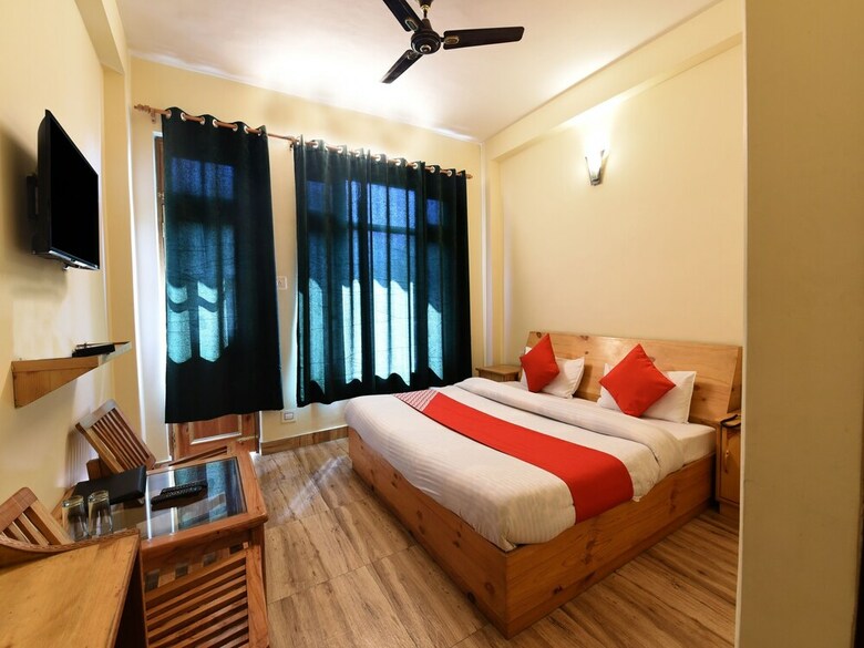 Hotel Oyo 23604 Parth Regency