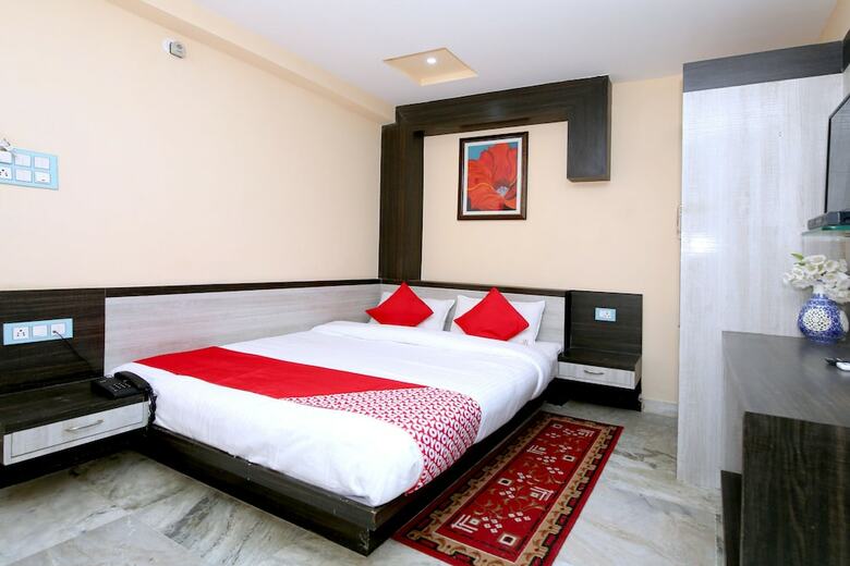 Oyo 24339 Hotel Vega