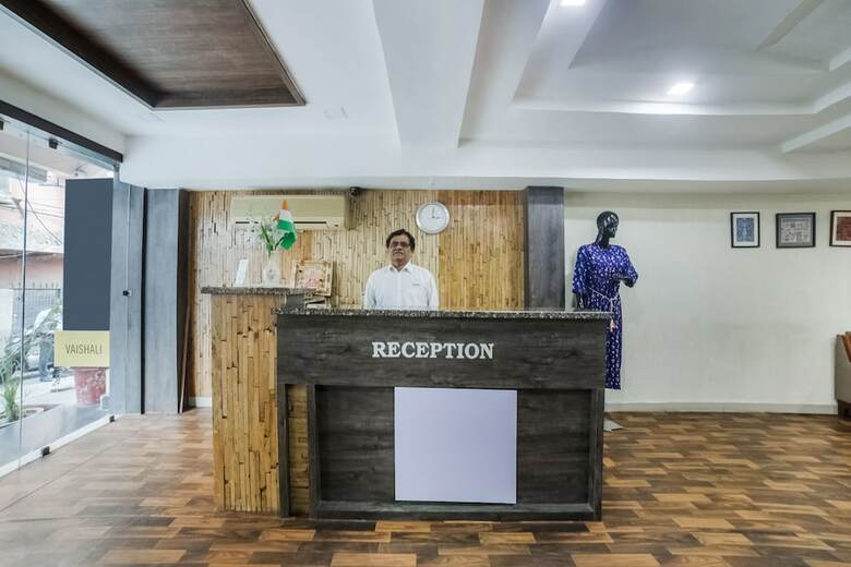 Oyo 28783 Hotel Vaishali