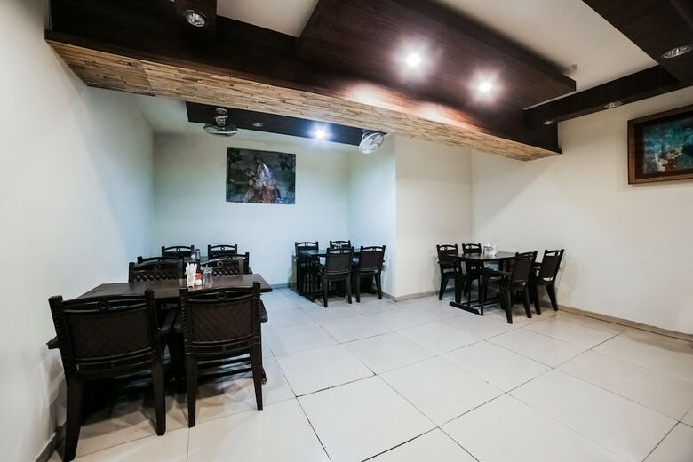 Oyo 28783 Hotel Vaishali
