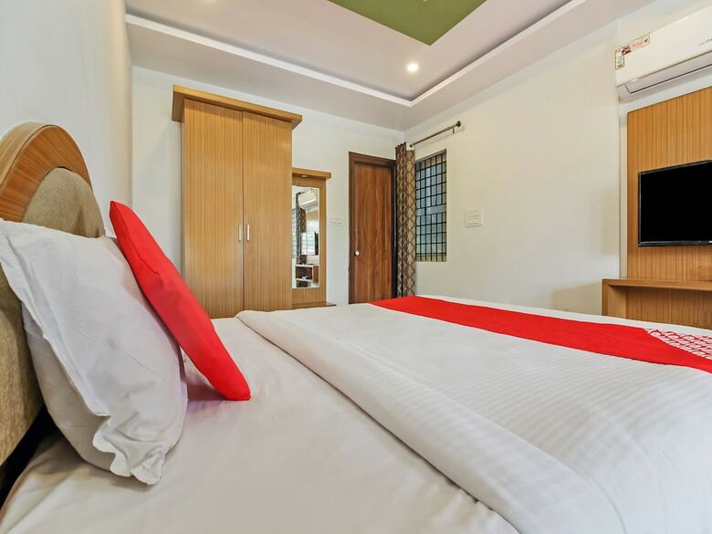 Hotel Oyo 28303 Yesh Comforts