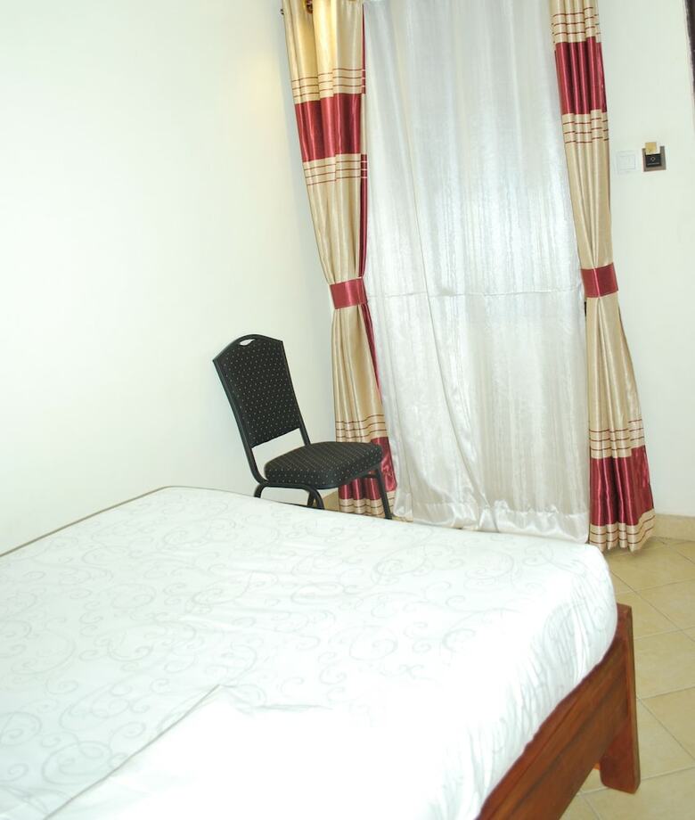 Neptune Plaza Hotel