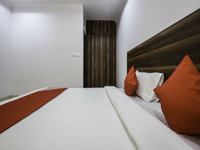 Hotel Oyo 26580 Hari Krishna Palace