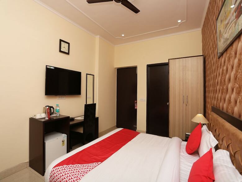 Hotel Oyo 23688 Corals Paradise