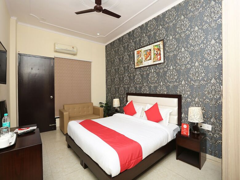Hotel Oyo 23688 Corals Paradise