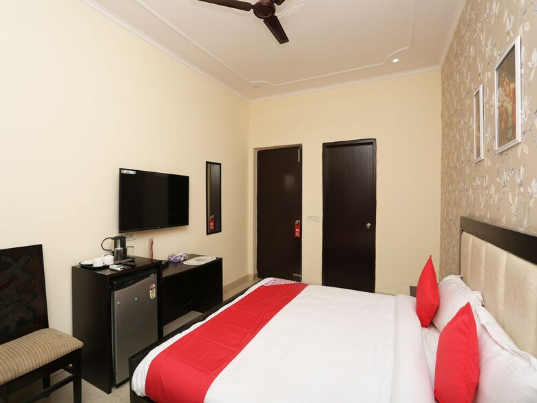 Hotel Oyo 23688 Corals Paradise