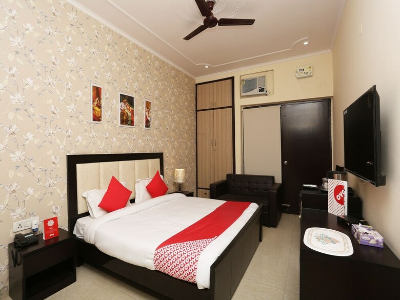 Hotel Oyo 23688 Corals Paradise