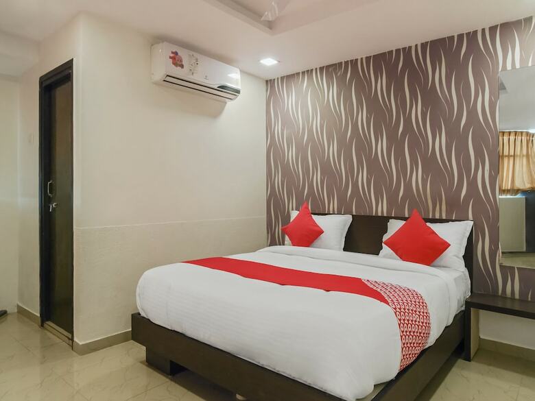 Hotel Oyo 27638 Jay Radhe