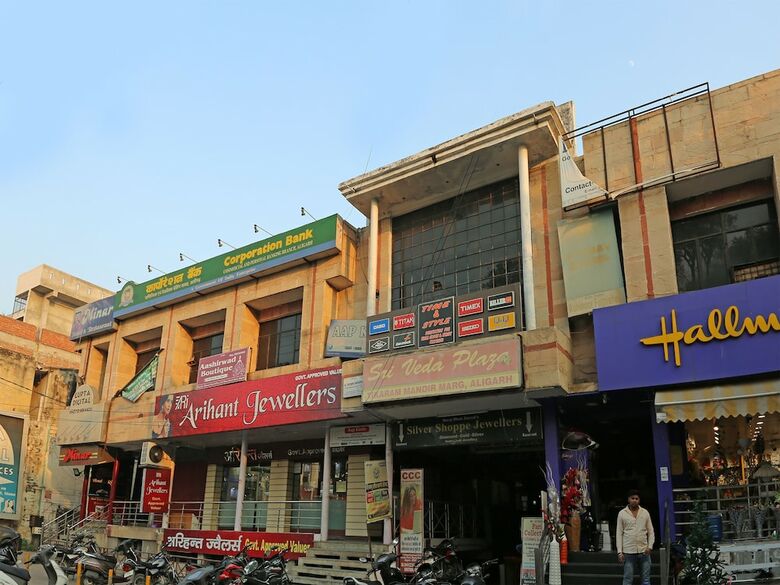 Oyo 26647 Minar Hotel