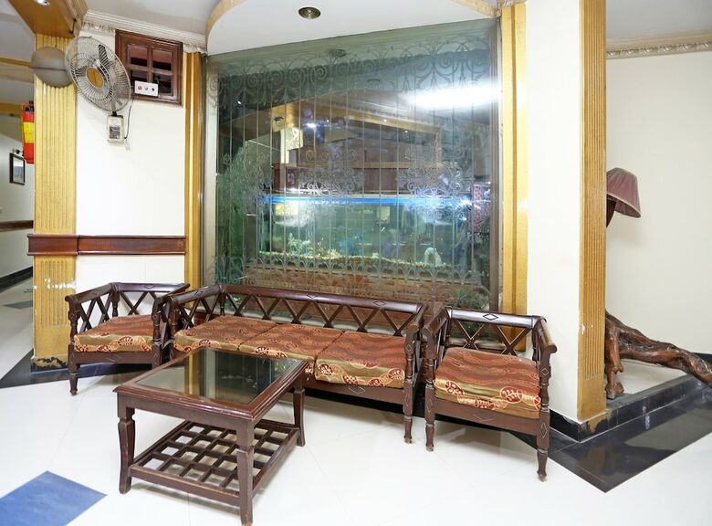 Oyo 26647 Minar Hotel