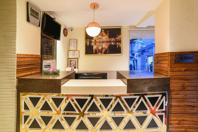 Hotel Oyo 24895 Mid Town