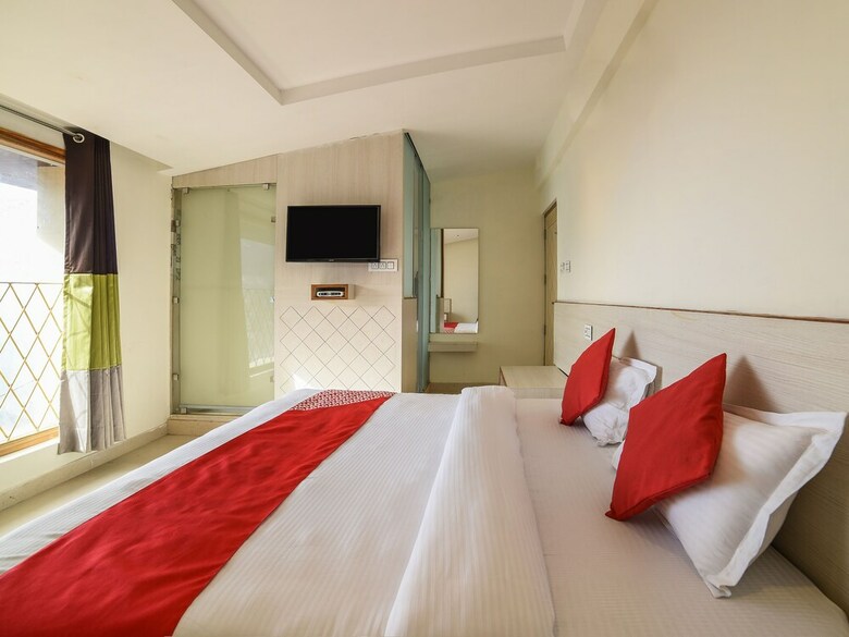 Hotel Oyo 24895 Mid Town