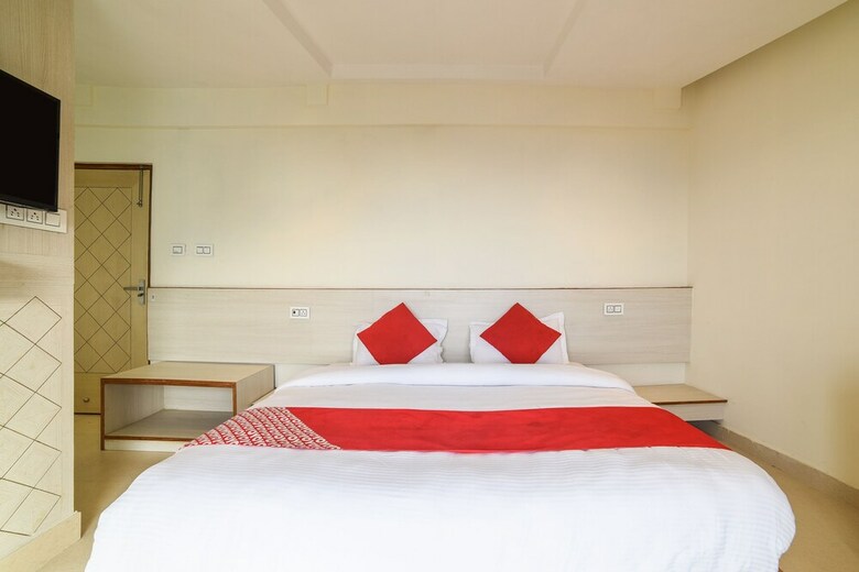 Hotel Oyo 24895 Mid Town