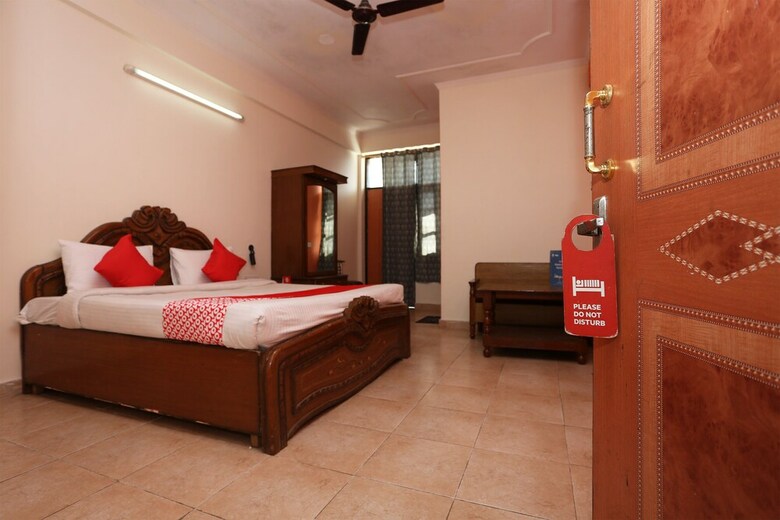 Oyo 22492 Hotel Kempty Residency