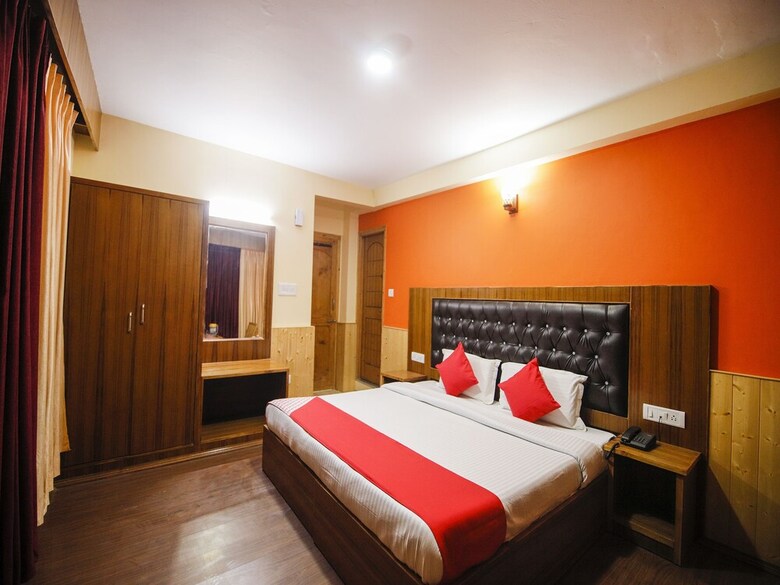 Oyo 27062 Hotel Green View