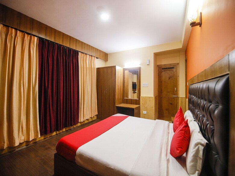 Oyo 27062 Hotel Green View