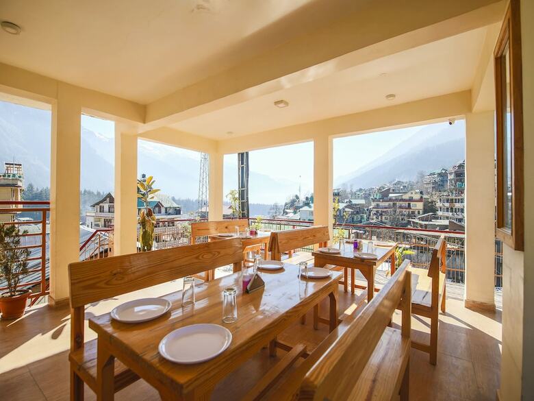 Oyo 27062 Hotel Green View