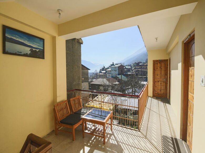 Oyo 27062 Hotel Green View