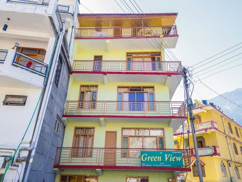 Oyo 27062 Hotel Green View
