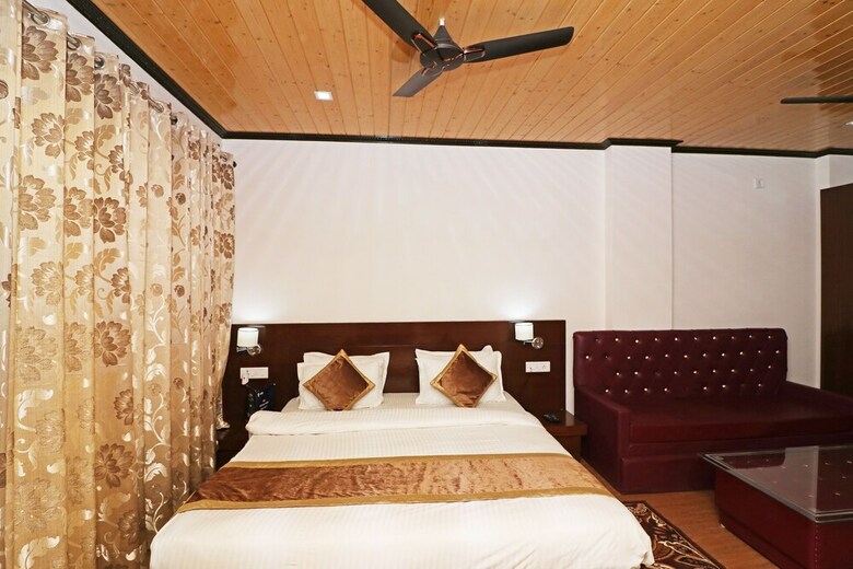 Hotel Oyo 14686 Seven Heavens