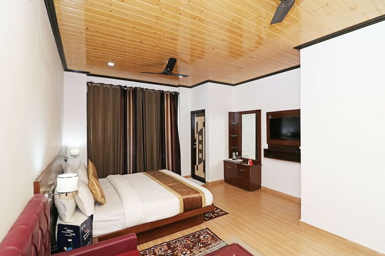 Hotel Oyo 14686 Seven Heavens