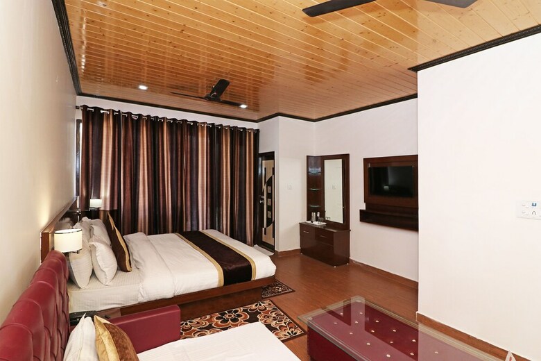 Hotel Oyo 14686 Seven Heavens