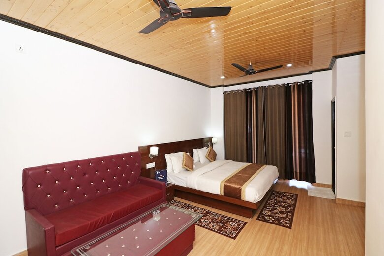 Hotel Oyo 14686 Seven Heavens