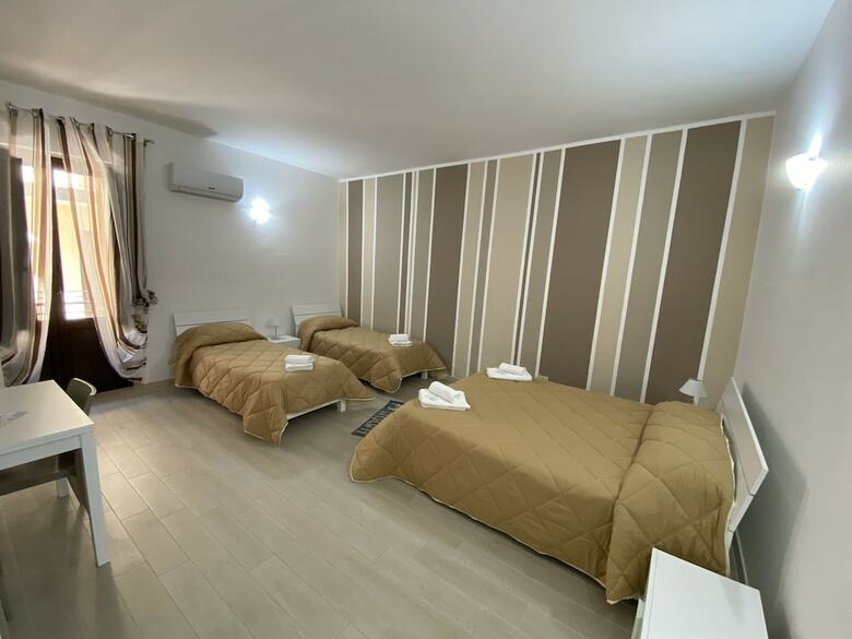 Hotel In Centro Rooms