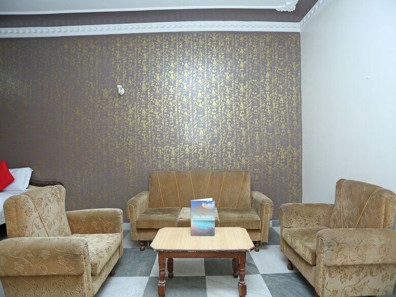 Oyo 16906 Hotel Balsons