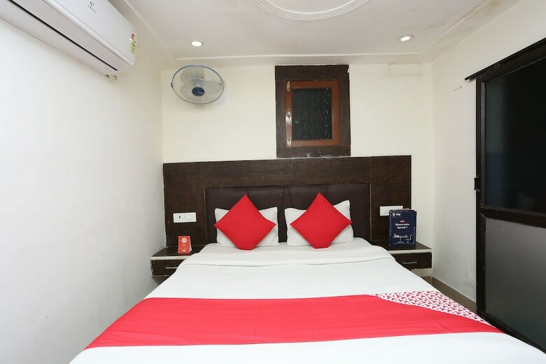 Oyo 26771 Hotel Lotus Inn
