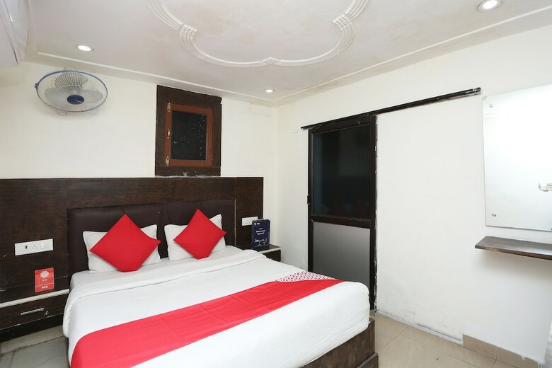Oyo 26771 Hotel Lotus Inn