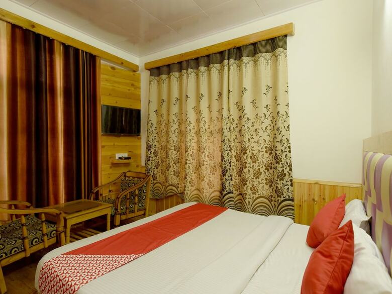 Hotel Oyo 17358 D K Residency