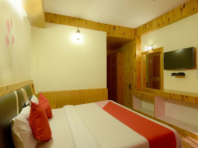 Hotel Oyo 17358 D K Residency