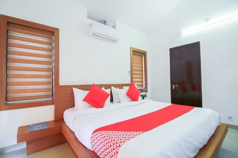Hotel Oyo 25109 Pooppas Villas