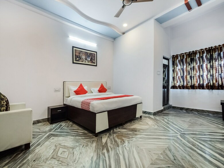 Hotel Oyo 27015 Gorbandh Vatika