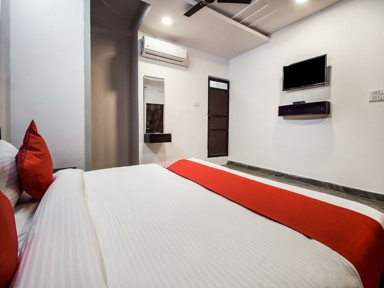 Hotel Oyo 27015 Gorbandh Vatika