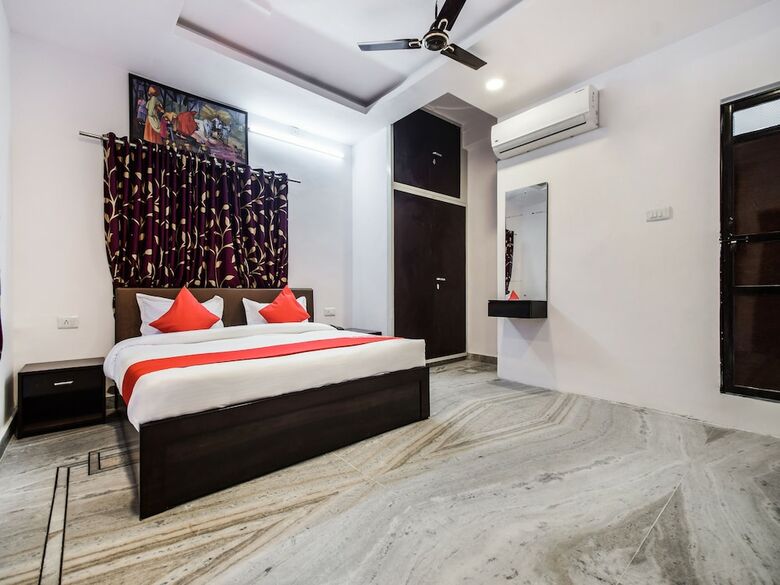 Hotel Oyo 27015 Gorbandh Vatika