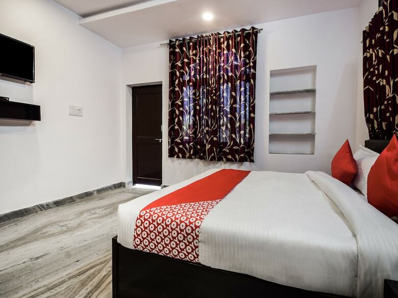 Hotel Oyo 27015 Gorbandh Vatika
