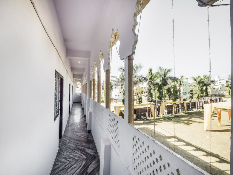 Hotel Oyo 27015 Gorbandh Vatika
