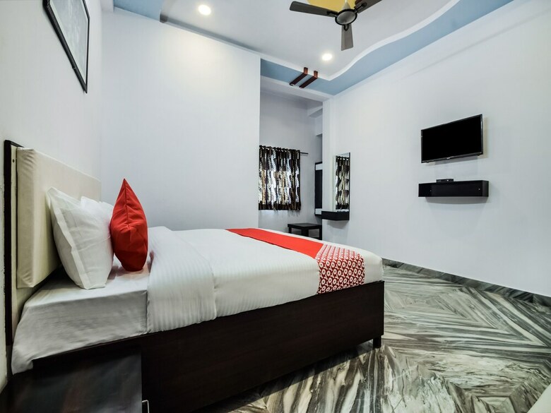 Hotel Oyo 27015 Gorbandh Vatika